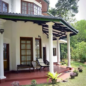 Pearl House 2* Kandy