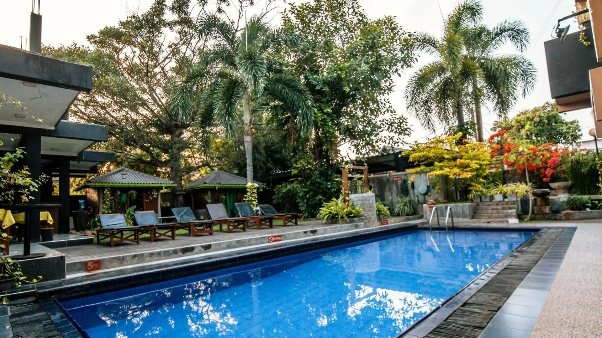 The Panorama Negombo Hotel